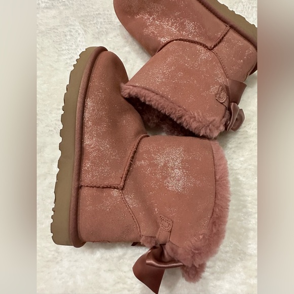 Brand new UGG mini Bailey bow Glimmer faux fur lined boot - Picture 7 of 7